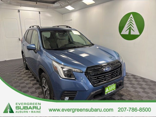 2022 Subaru Forester Premium's photo