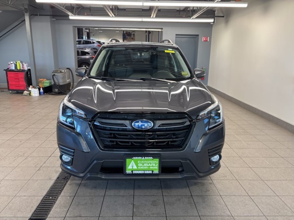 Used 2023 Subaru Forester Limited SUV