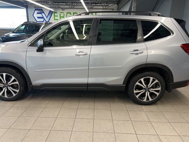 2024 Subaru Forester Limited photo 4