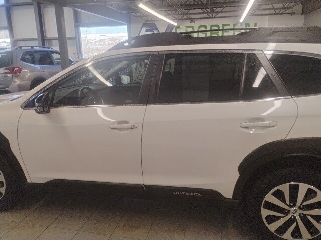 2024 Subaru Outback Premium photo 2