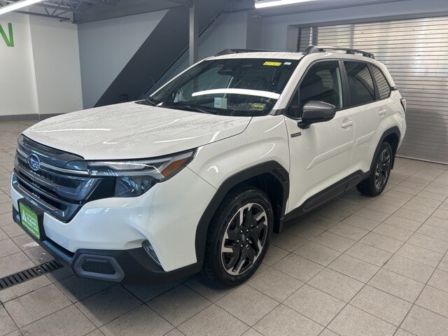 2025 Subaru Forester Limited photo 3