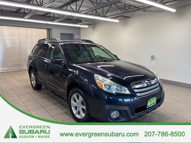 2013 Subaru Outback Premium's photo
