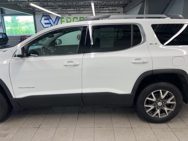 2022 Gmc Acadia SLE photo 4