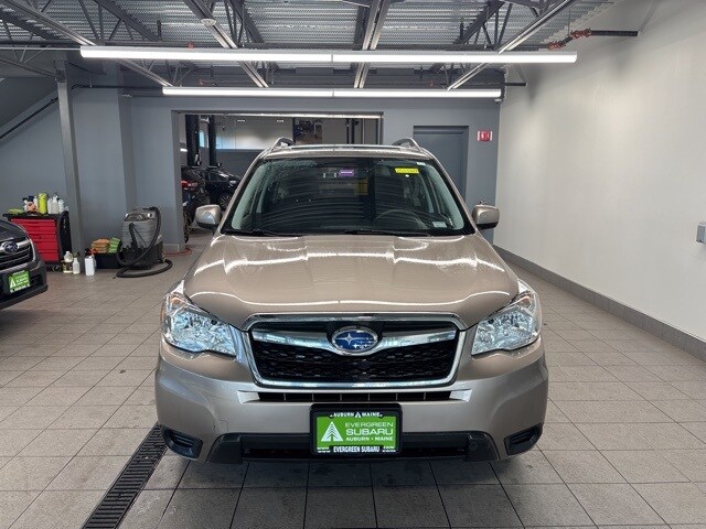2016 Subaru Forester 2.5i Premium photo 2