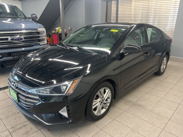 2020 Hyundai Elantra SEL photo 3