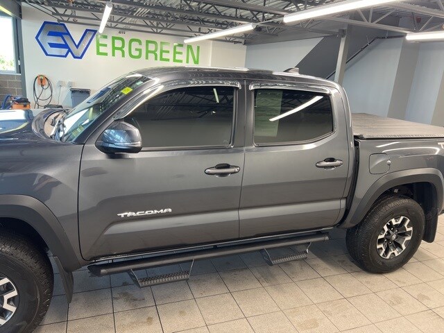 2021 Toyota Tacoma TRD Off-Road photo 3