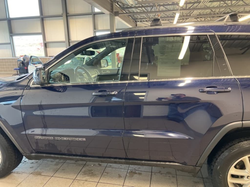 Used 2017 Jeep Grand Cherokee Laredo SUV