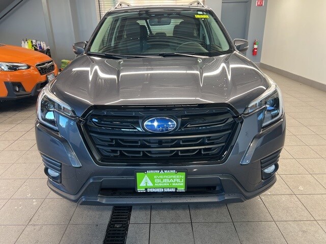 2022 Subaru Forester Limited photo 2