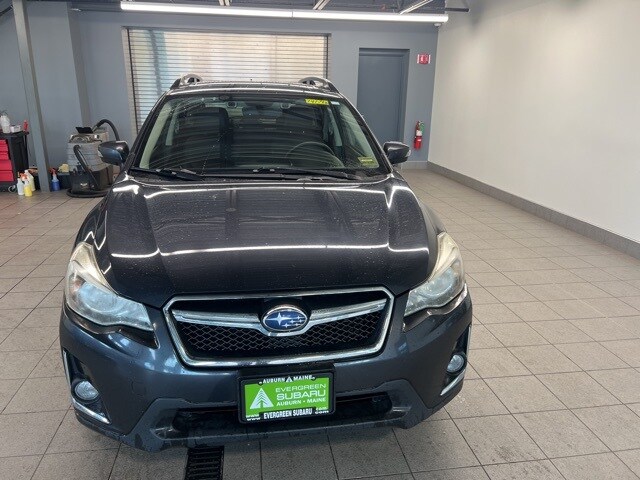 2017 Subaru Crosstrek 2.0i Limited photo 2