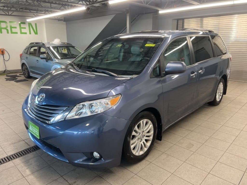 Used 2015 Toyota Sienna XLE Minivan/Van