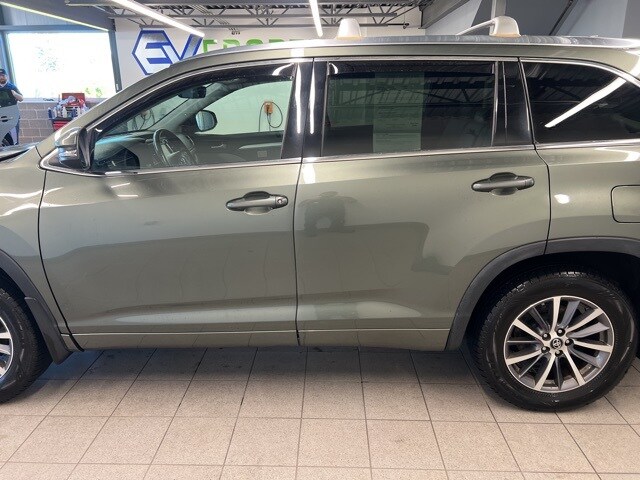 2017 Toyota Highlander XLE photo 4