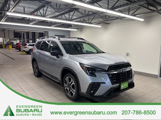 2025 Subaru Ascent Limited's photo