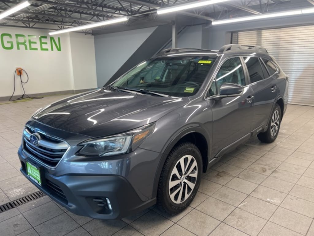 Used 2022 Subaru Outback Premium SUV