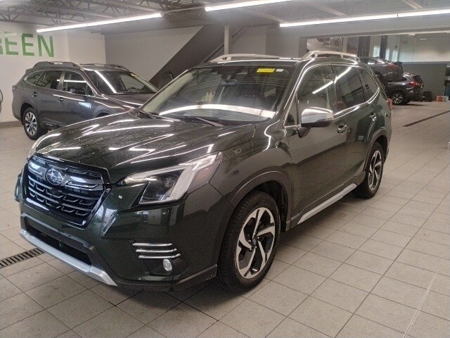 2023 Subaru Forester Touring photo 3
