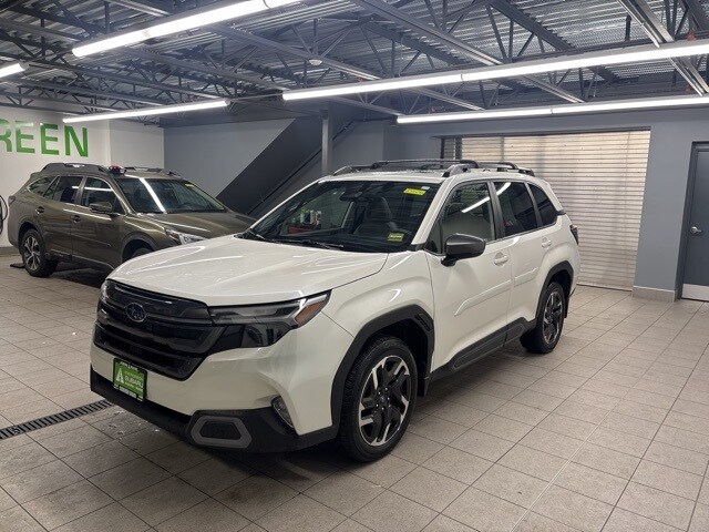 2025 Subaru Forester Limited photo 2