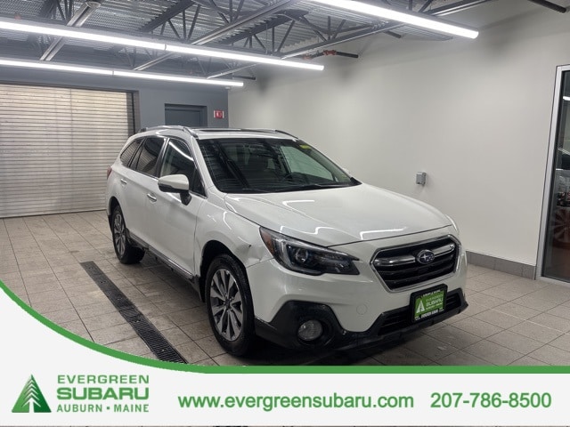 2019 Subaru Outback Touring's photo