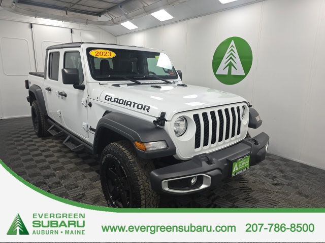 2023 Jeep Gladiator Sport S's photo