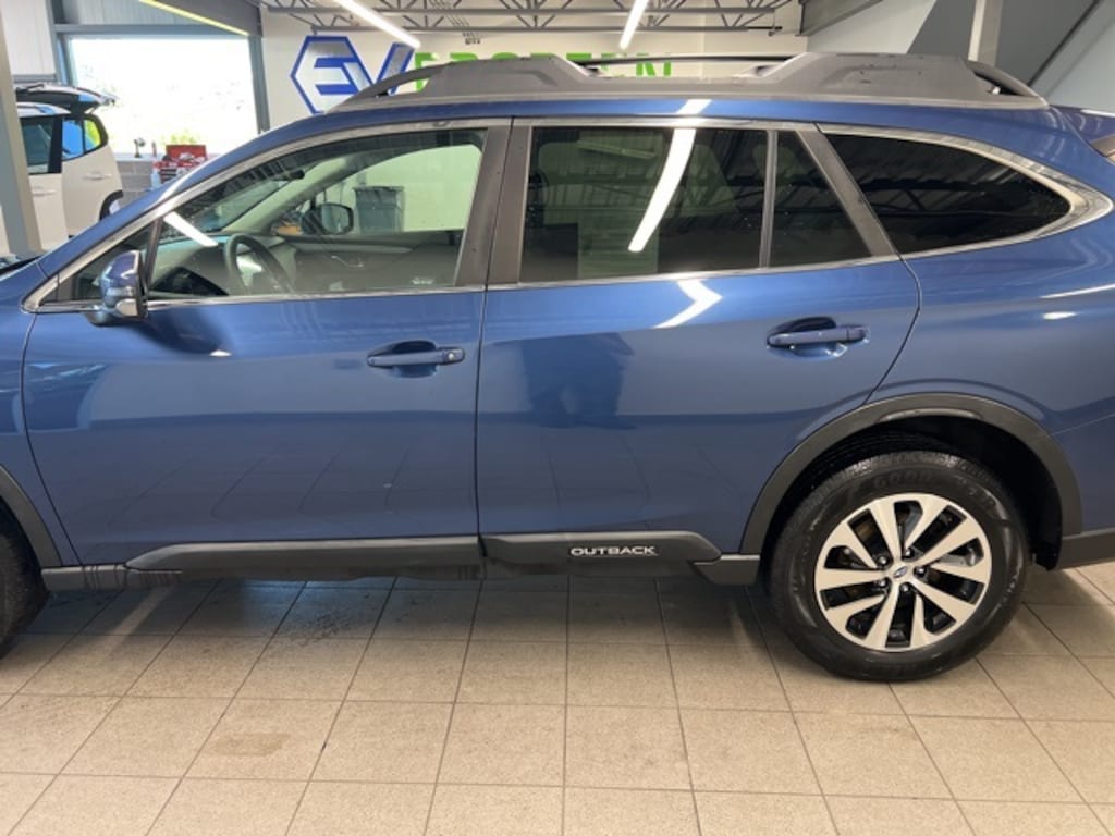 Used 2022 Subaru Outback Premium SUV