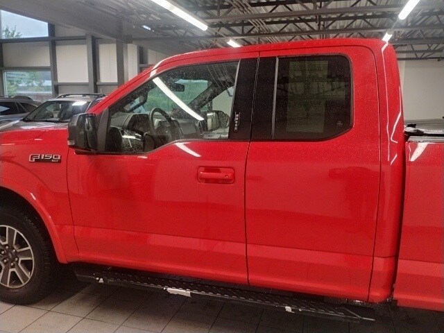 2015 Ford F-150 XLT photo 2