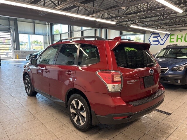 2018 Subaru Forester 2.5i Premium photo 4