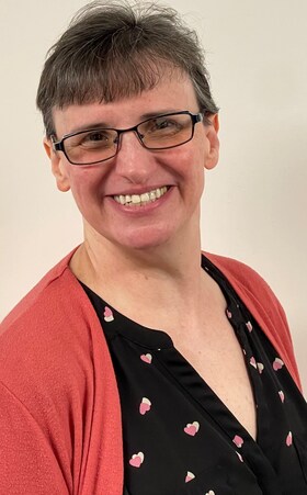 Staff member Amy Martin from ID_295654