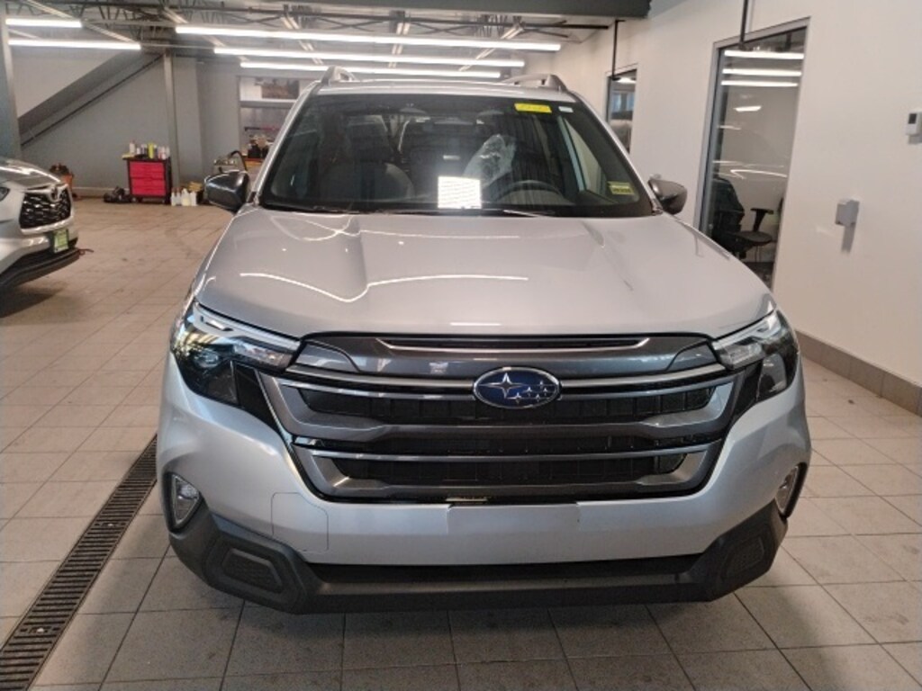 Used 2025 Subaru Forester Premium SUV