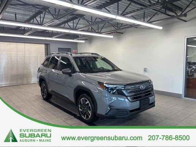 2025 Subaru Forester Premium's photo