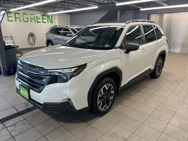 2025 Subaru Forester Premium photo 3