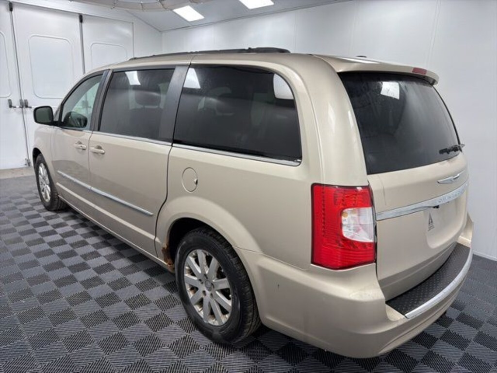 Used 2013 Chrysler Town & Country Touring Minivan/Van