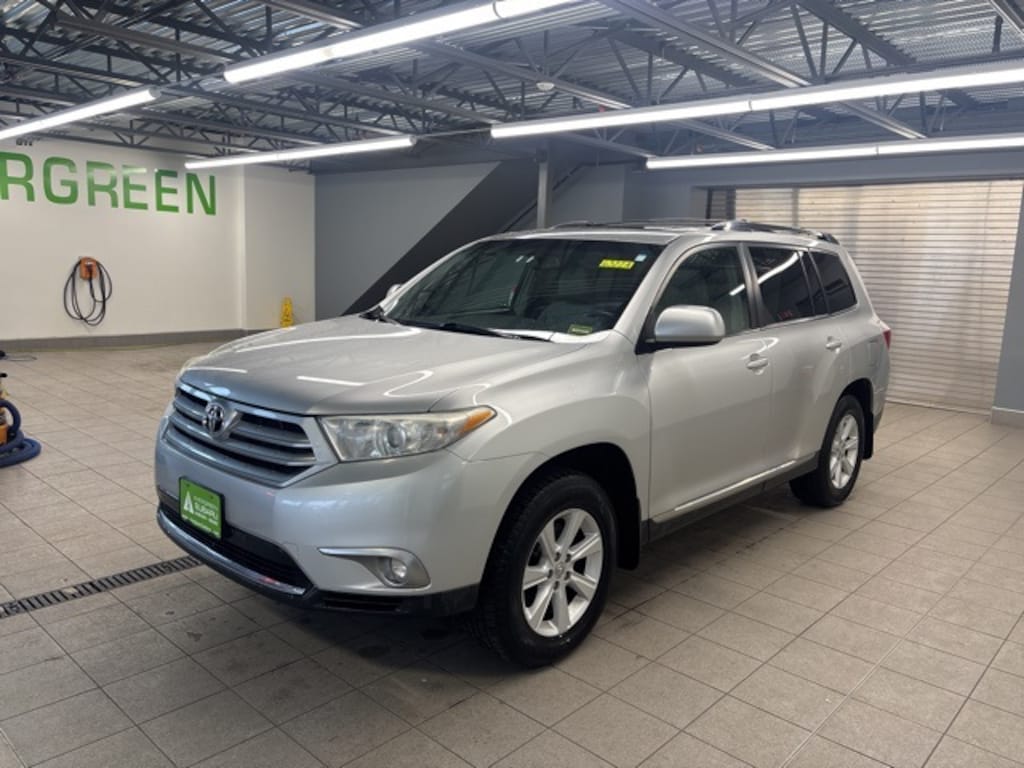Used 2011 Toyota Highlander SE SUV