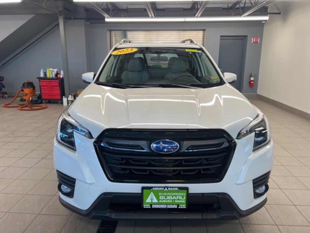Used 2023 Subaru Forester Limited SUV