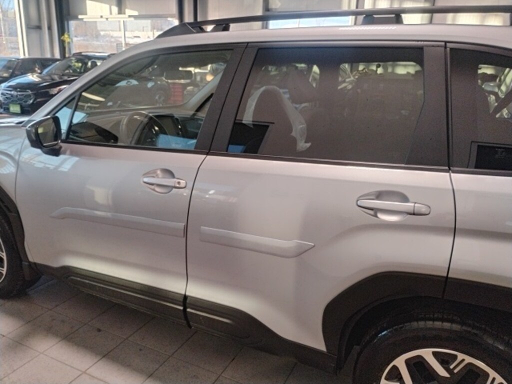 Used 2025 Subaru Forester Premium SUV