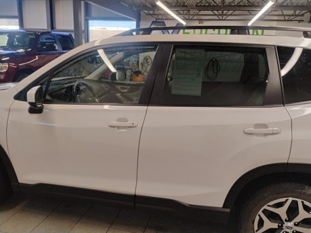 Used 2023 Subaru Forester Premium SUV