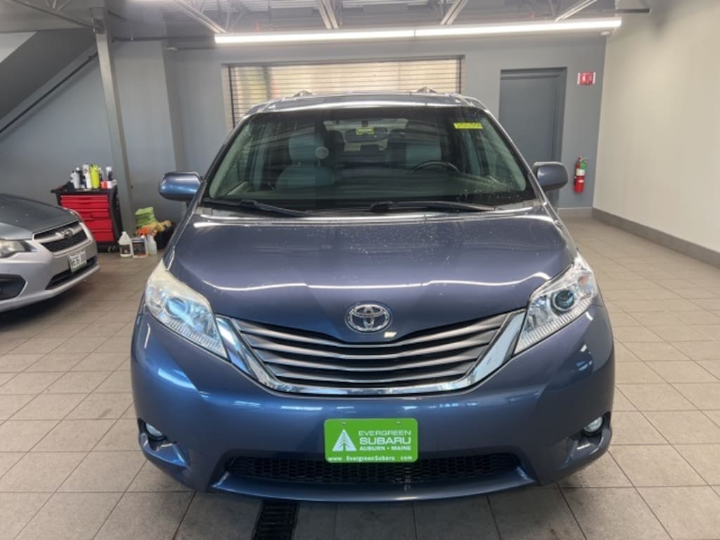 Used 2015 Toyota Sienna XLE Minivan/Van