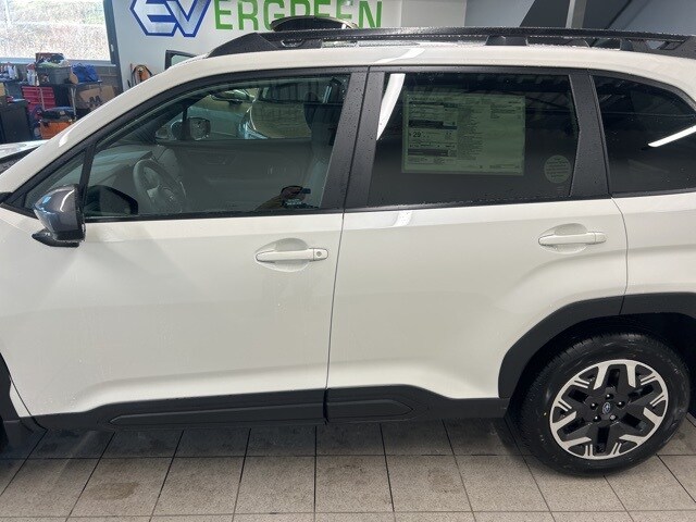 2026 Subaru Forester Premium photo 4
