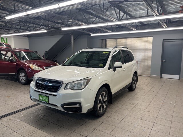 2017 Subaru Forester 2.5i Premium photo 3