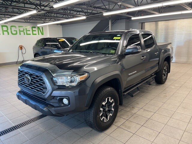 2021 Toyota Tacoma TRD Off-Road photo 2