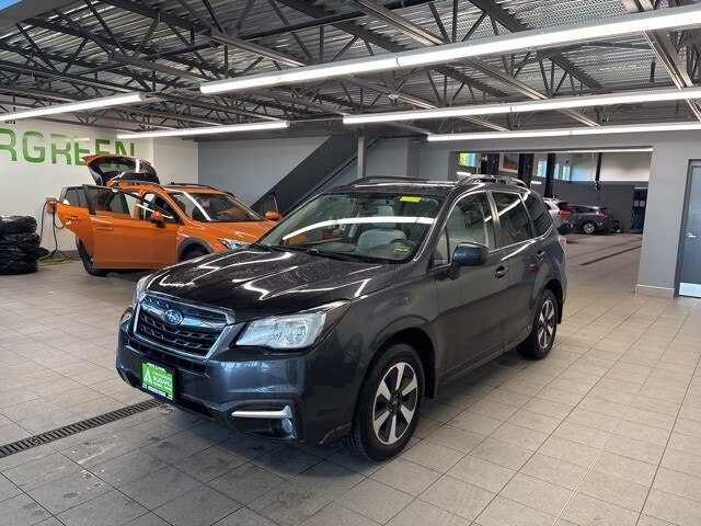 2017 Subaru Forester 2.5i Premium photo 3