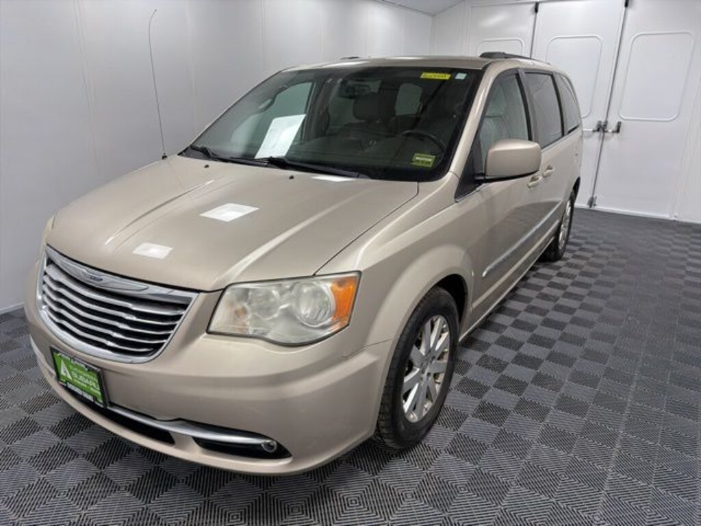 Used 2013 Chrysler Town & Country Touring Minivan/Van