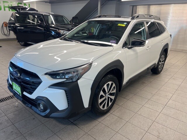 2024 Subaru Outback Premium photo 3