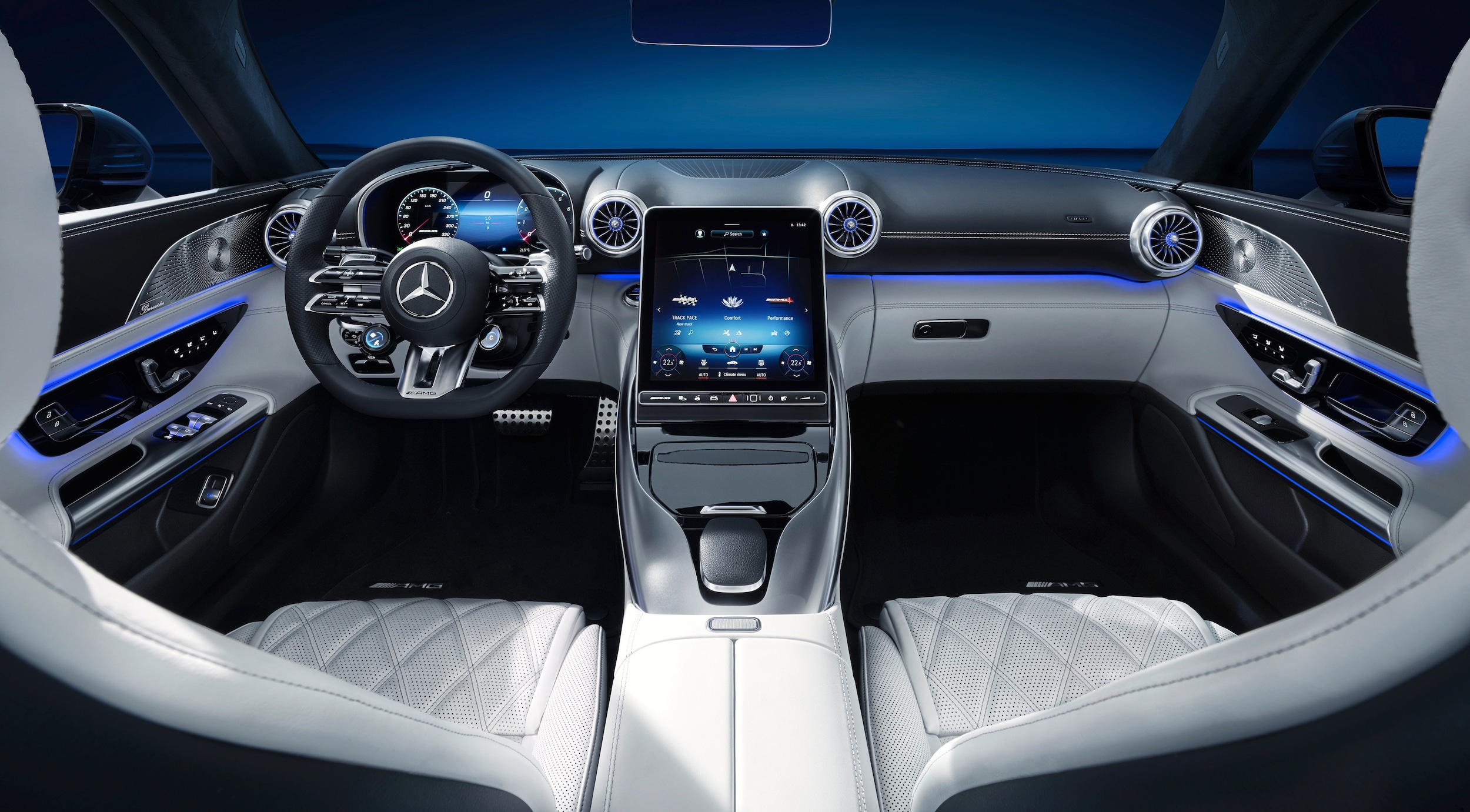 2021_Mercedes_SL_interior_2.jpeg