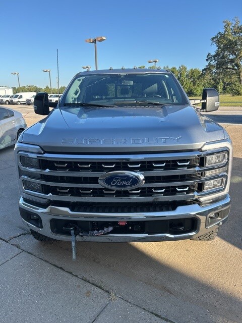 2024 Ford F-250 Lariat photo 2