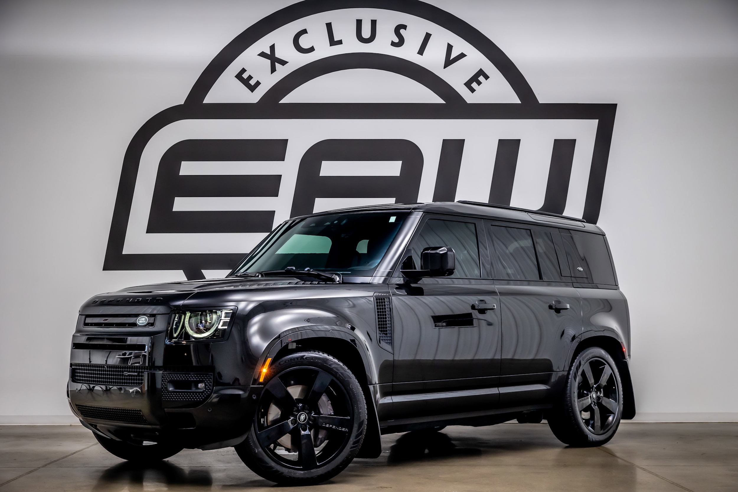 2022 Land Rover Defender X-Dynamic HSE's photo