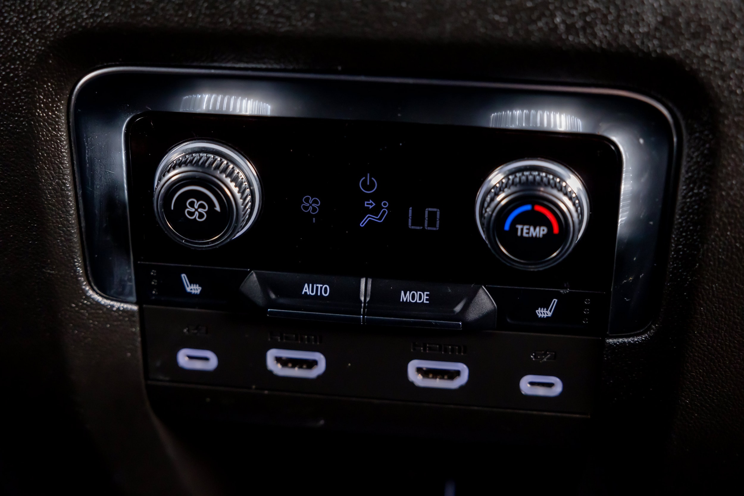 2024 GMC Yukon Denali Ultimate - Photo 57
