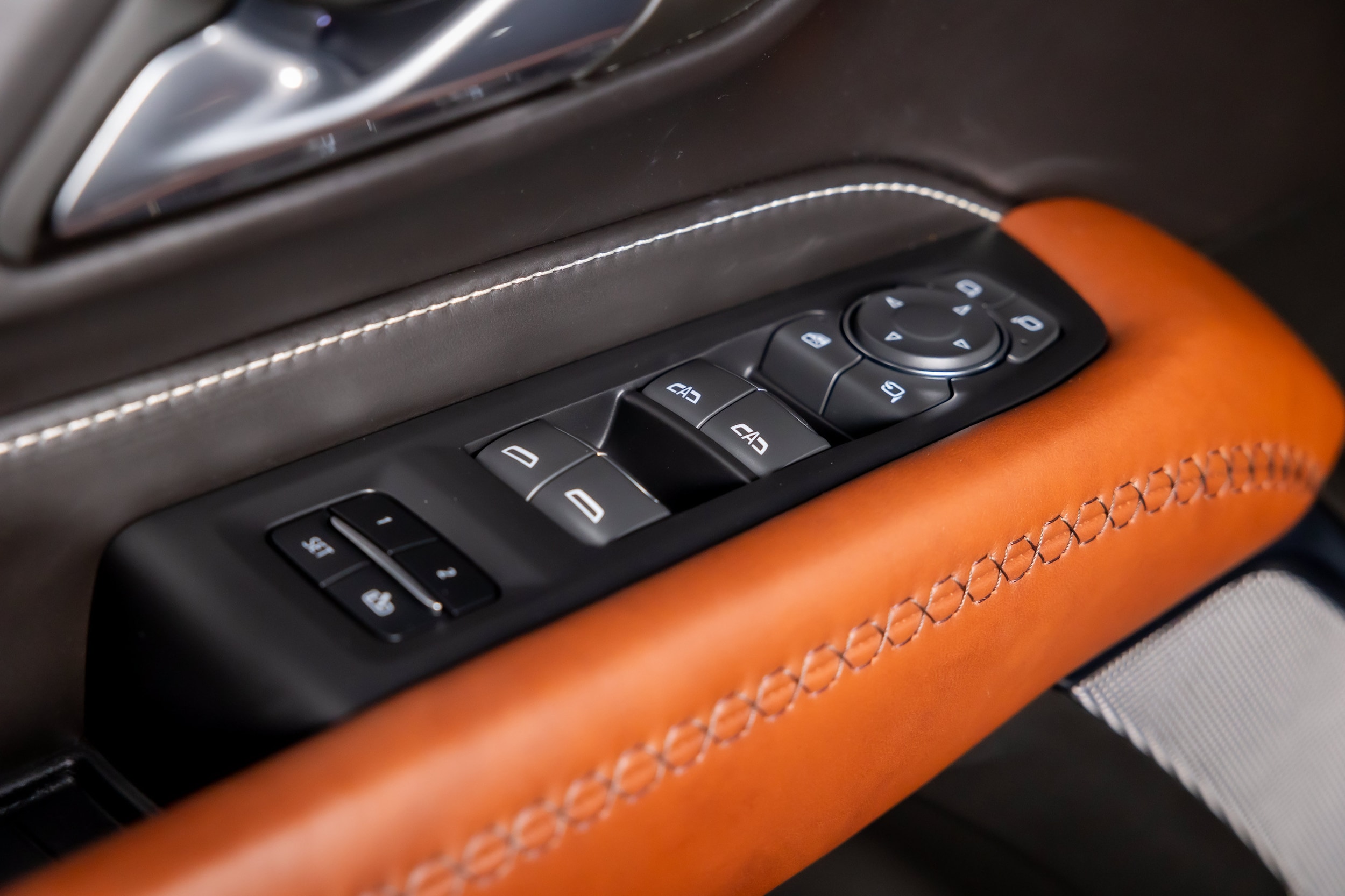 2024 GMC Yukon Denali Ultimate - Photo 48