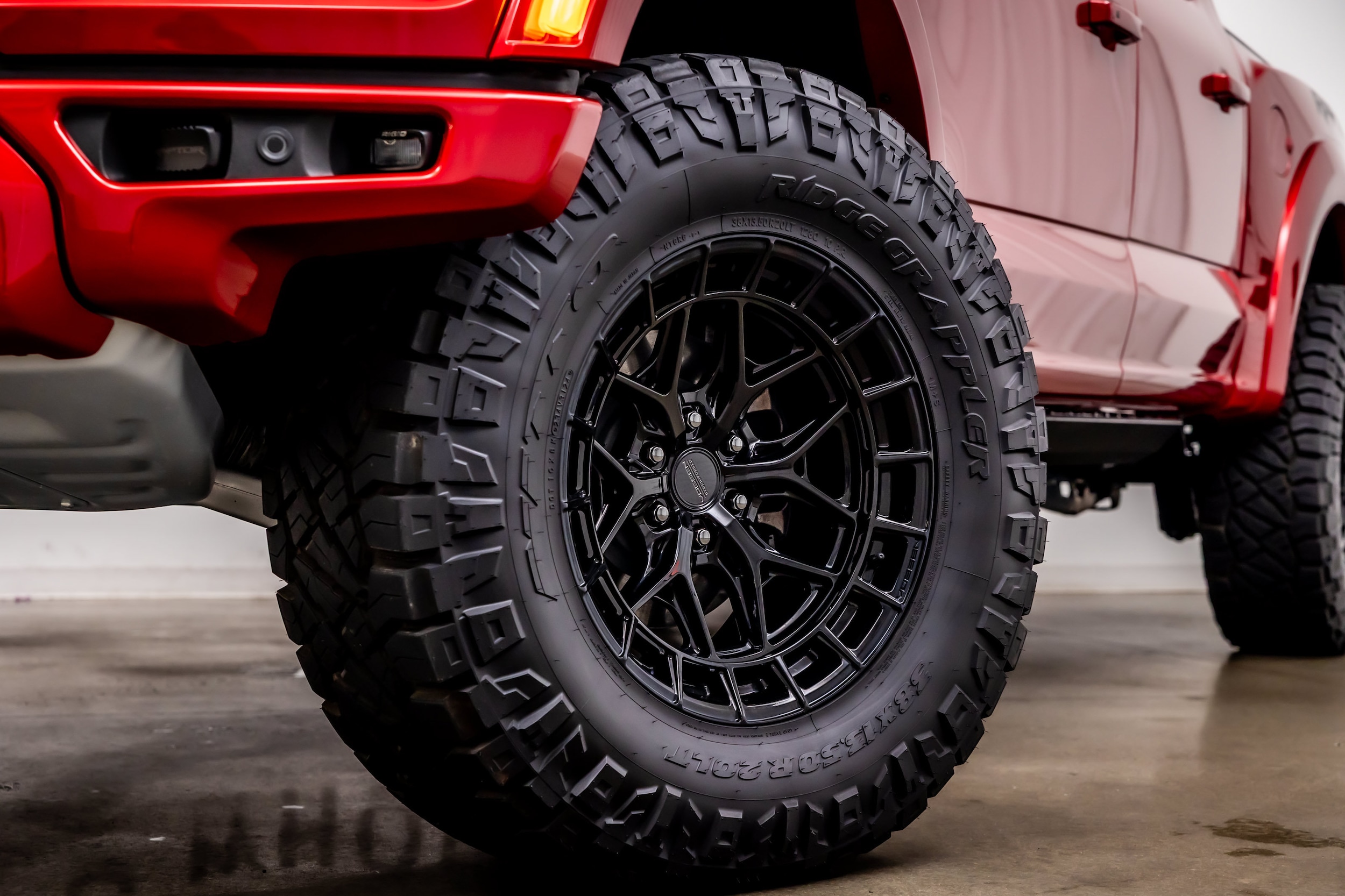 2024 Ford F-150 Raptor - Photo 31