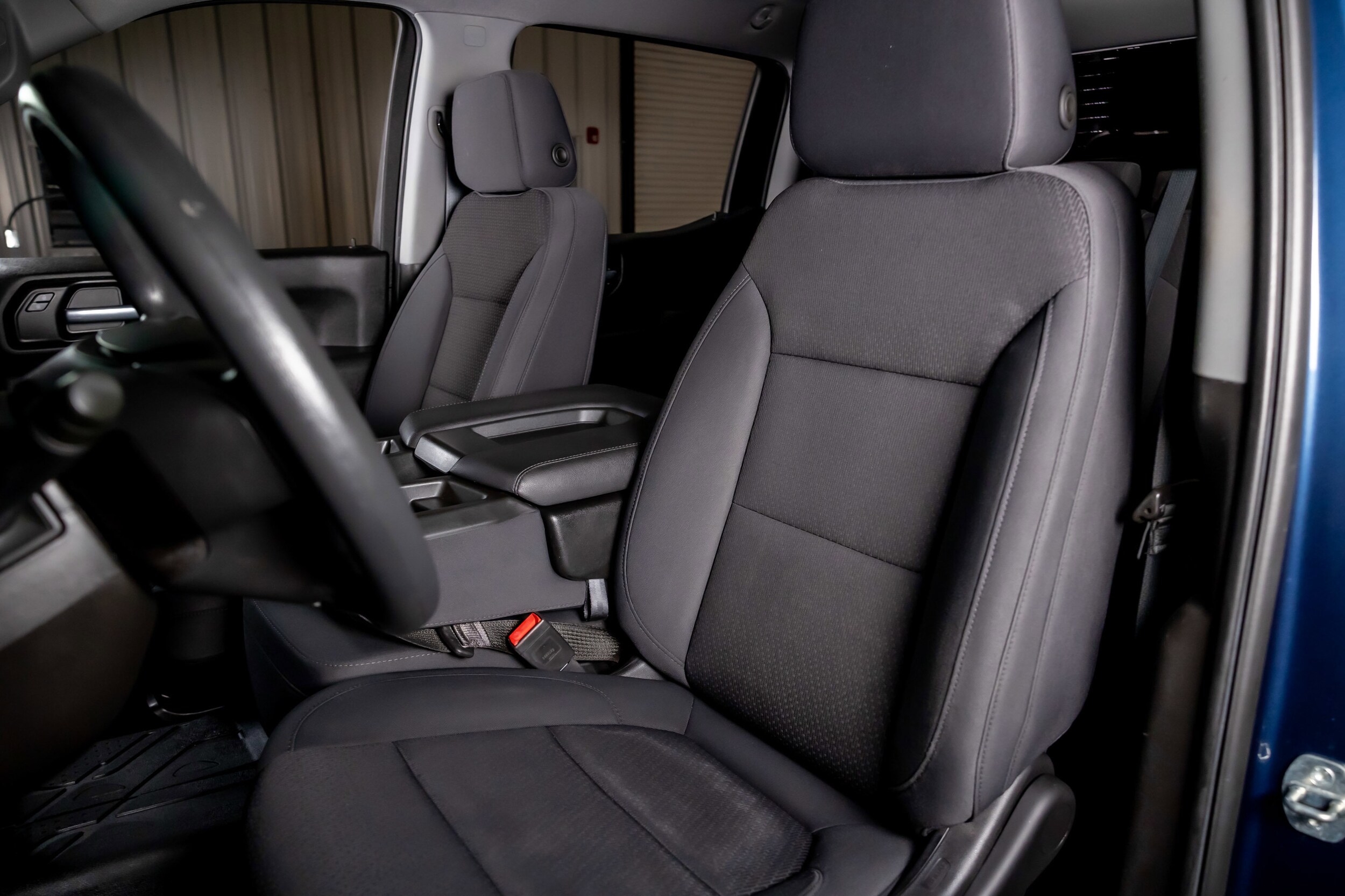 2021 Chevrolet Silverado 1500 Custom Trail Boss photo 2