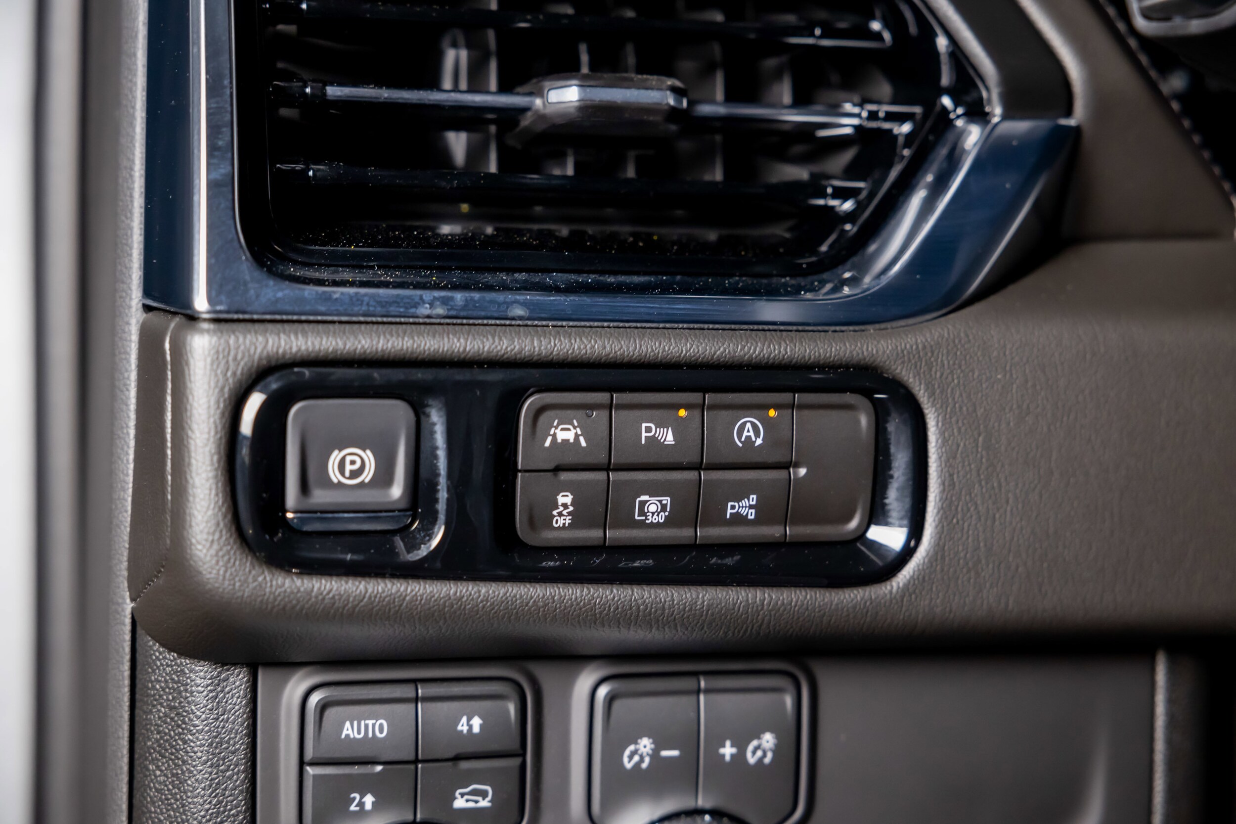 2026 GMC Yukon XL Denali - Photo 52