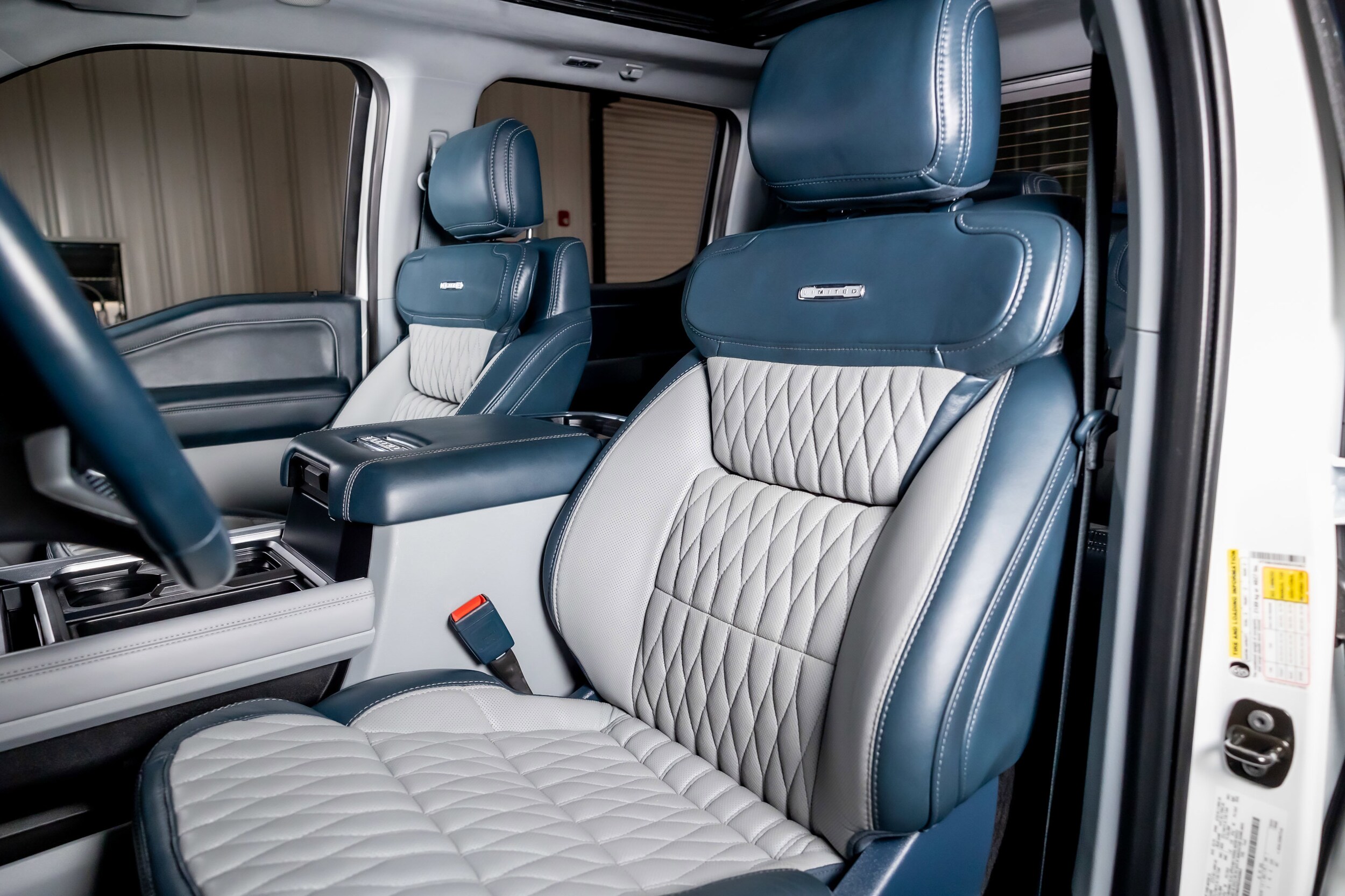 2024 Ford F-450 Limited photo 4