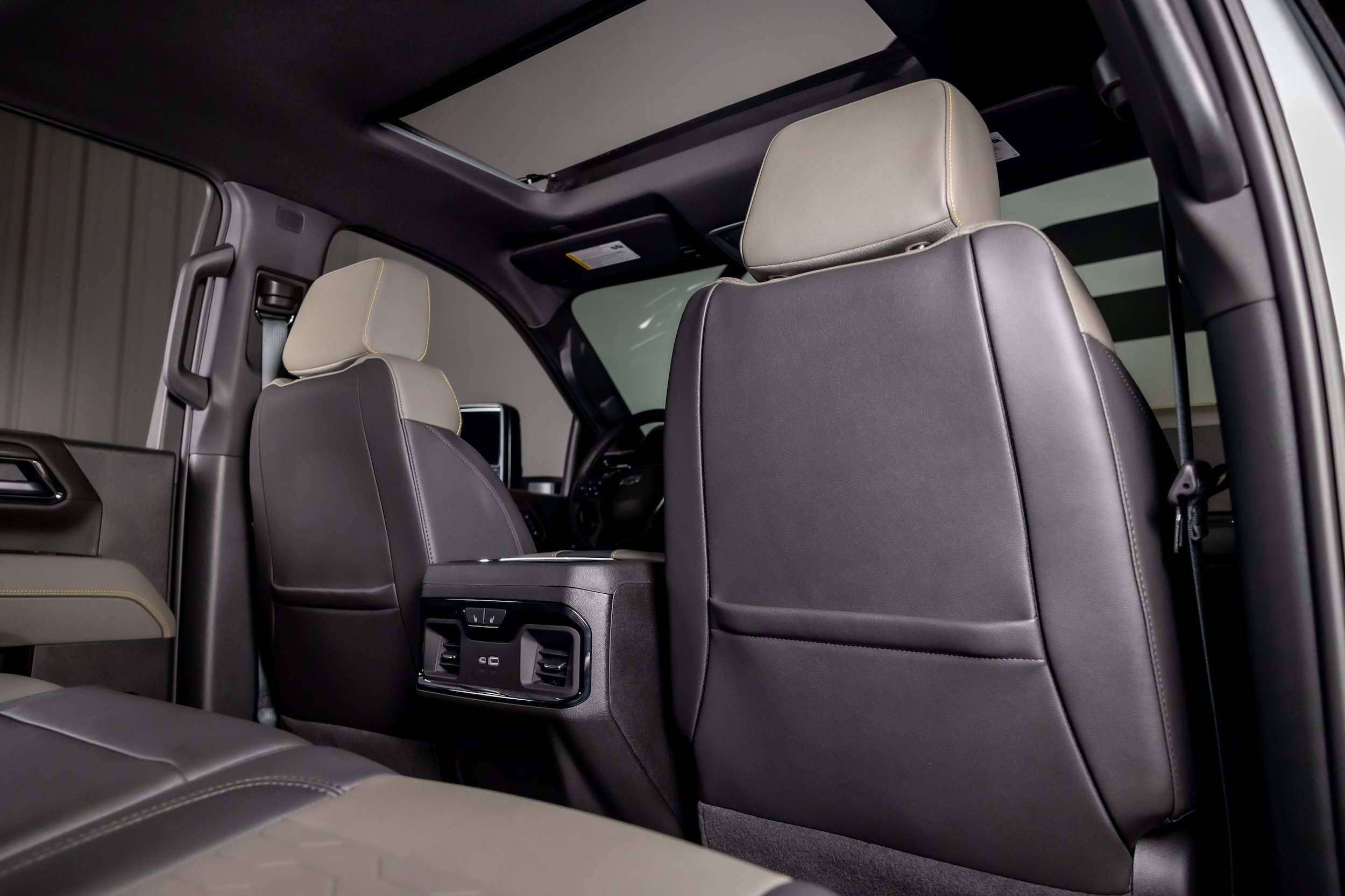 2025 Chevrolet Silverado 2500HD ZR2 - Photo 26